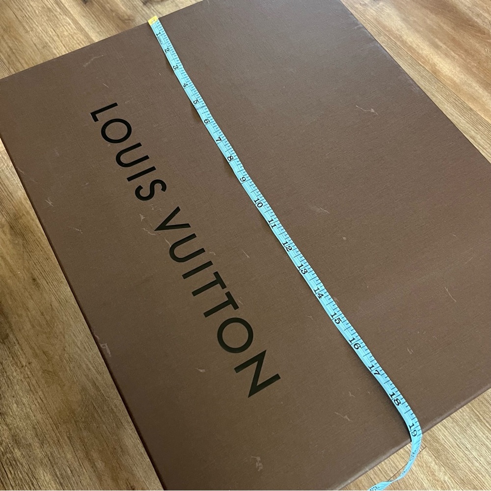 Louis Vuitton Large Box - Picture 10 of 11